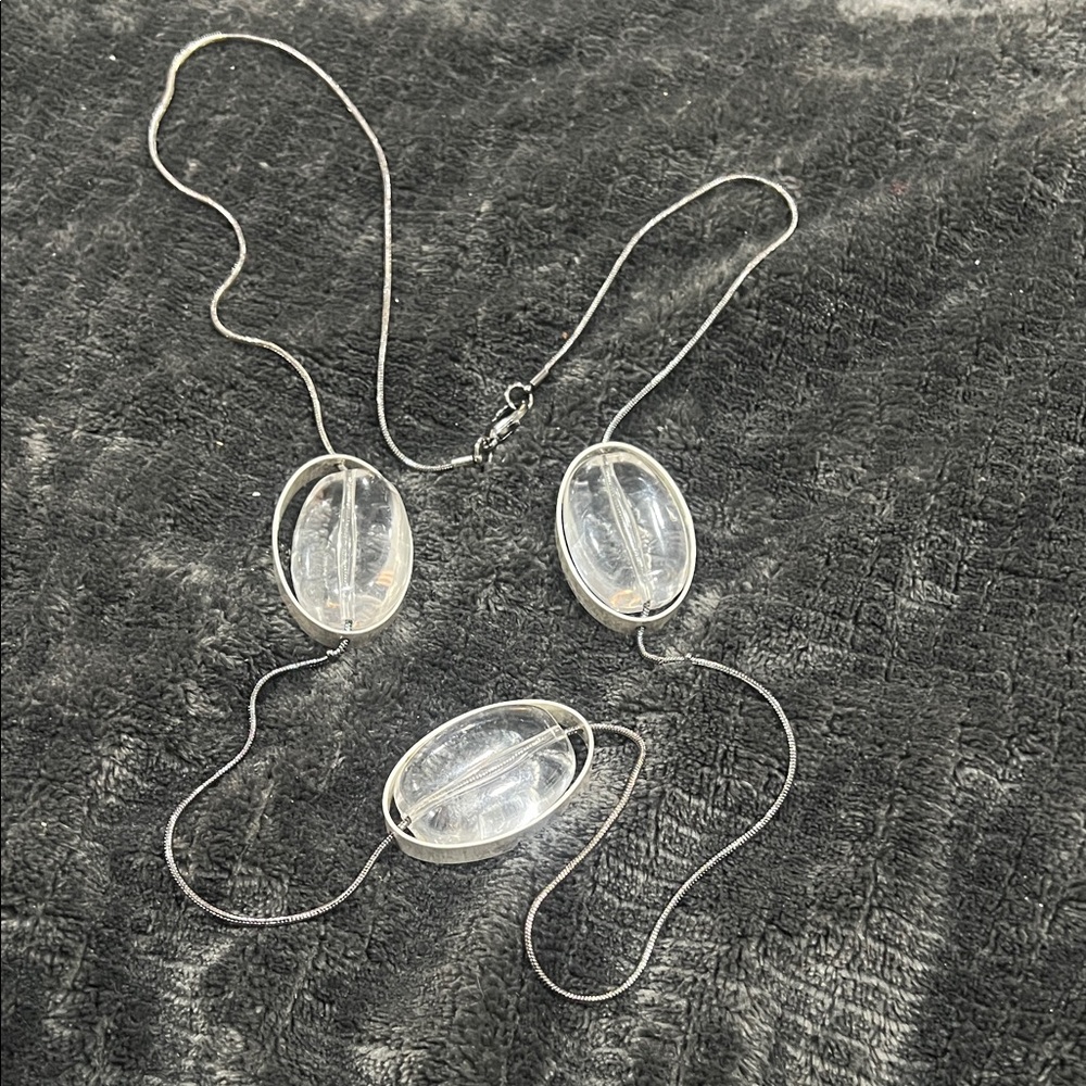 Elegant Silver Necklace with Clear Accents